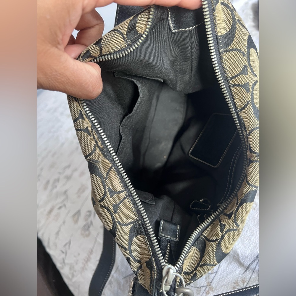Coach Black and Cream Signature Shoulder Bag - Picture 10 of 12